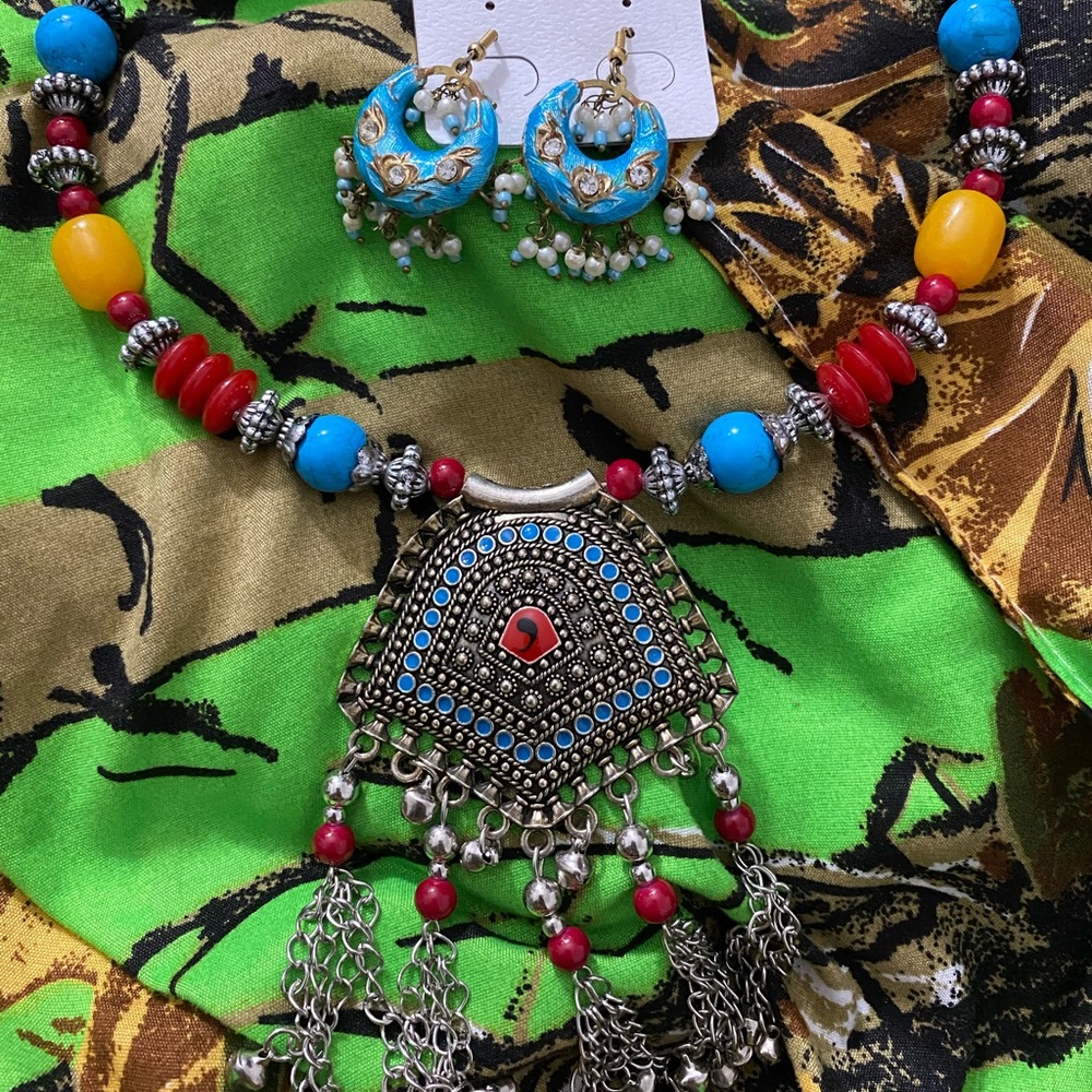Necklace set